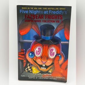 Five Nights at Freddy's: Fazbear Frights Graphic Novel Collection (Paperback)